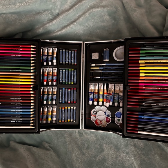 Artist Loft 126 piece MultiMedia Art Center - Picture 5 of 6